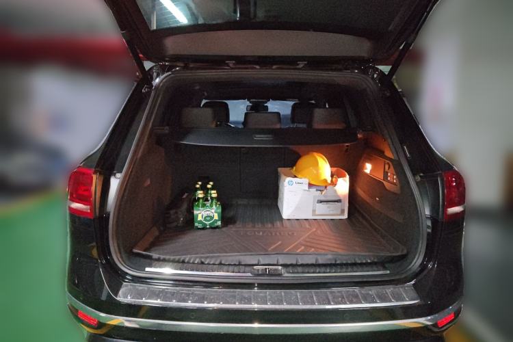 Used Volkswagen Touareg 2016 3.0 TSI R-Line Trunk