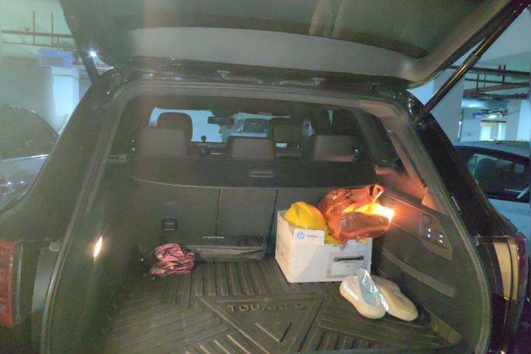 Used Volkswagen Touareg 2016 3.0 TSI R-Line Trunk