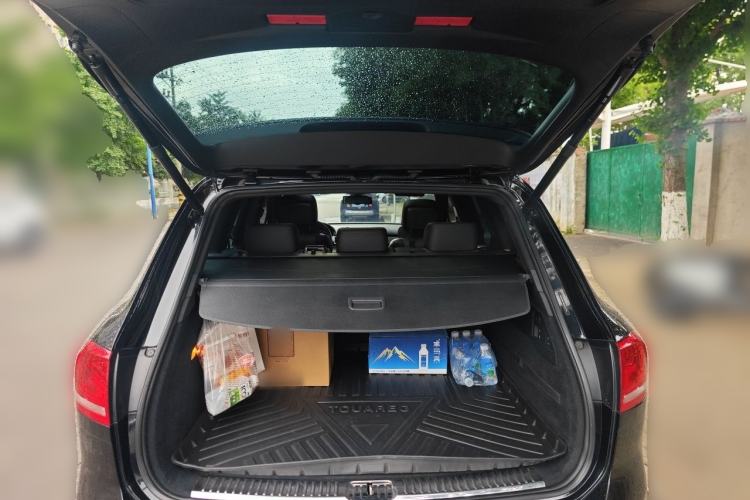 Used Volkswagen Touareg 2016 3.0 TSI R-Line Trunk