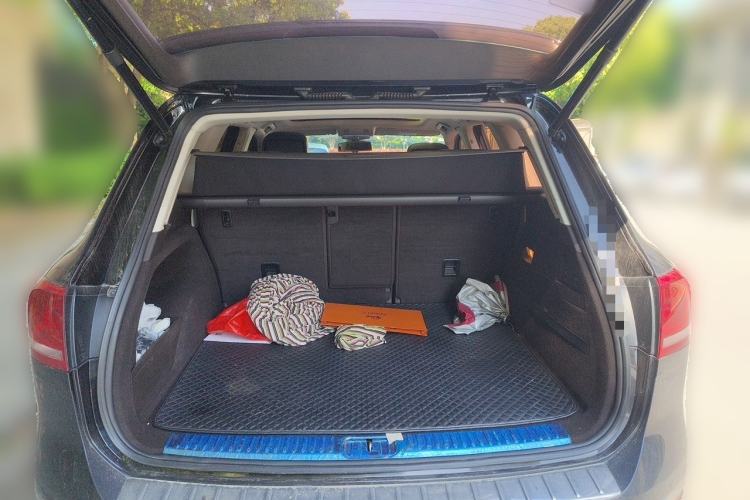 Used Volkswagen Touareg 2016 3.0 TSI Ignis Edition Trunk