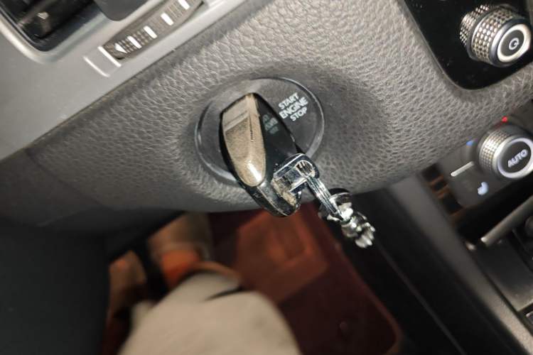 Used Volkswagen Touareg 2016 3.0 TSI High-End Version Vehicle Key