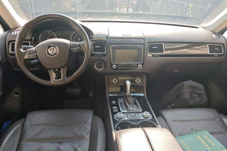 Used Volkswagen Touareg 2016 3.0 TSI Standard Version Center Console