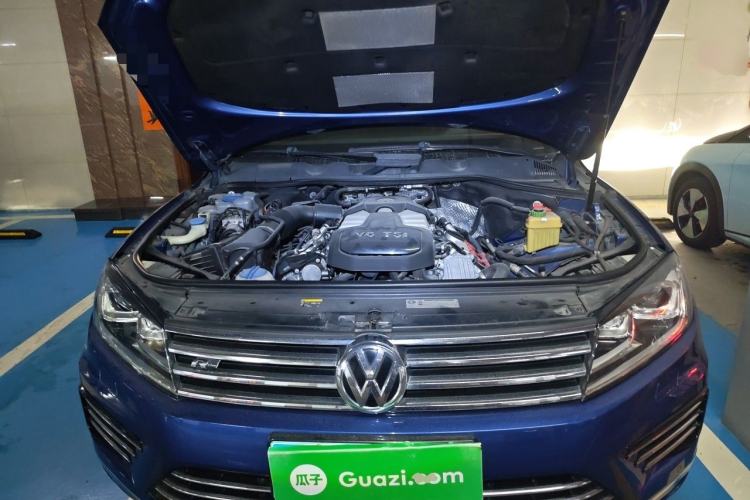 Used Volkswagen Touareg 2016 3.0 TSI R-Line Engine Bay