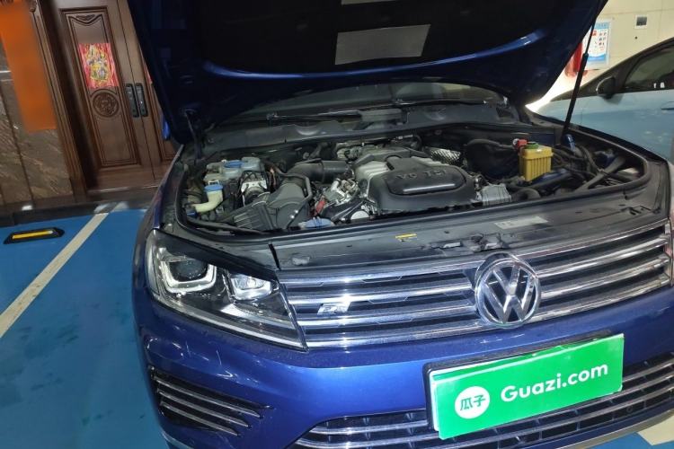 Used Volkswagen Touareg 2016 3.0 TSI R-Line Engine Bay Right