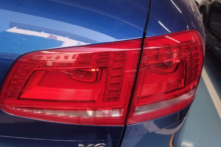 Used Volkswagen Touareg 2016 3.0 TSI R-Line Exterior 4