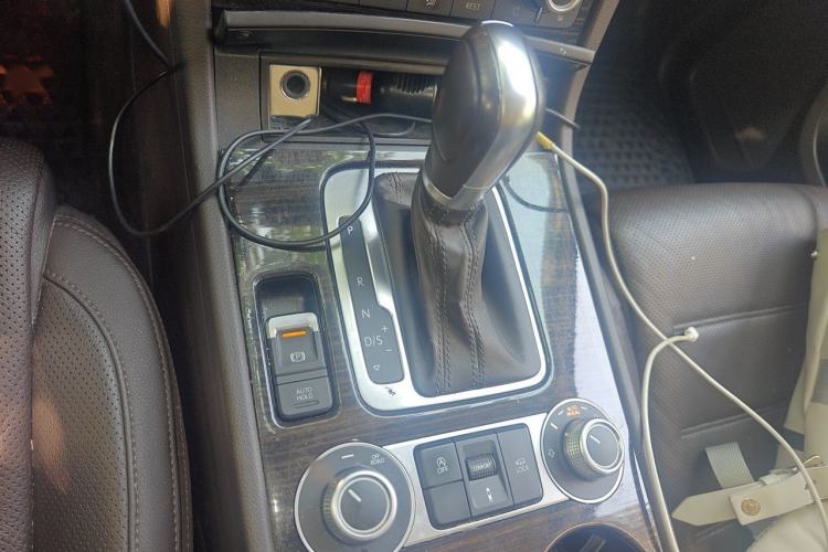 Used Volkswagen Touareg 2016 3.0 TSI High-End Version Gear Lever