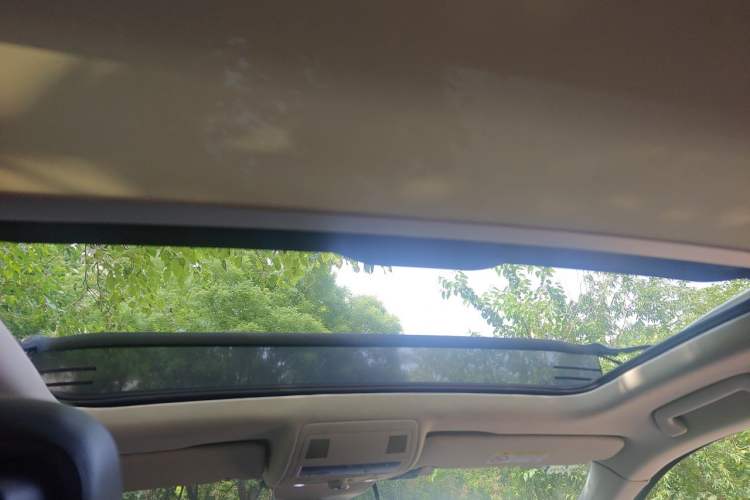 Used Volkswagen Touareg 2016 3.0 TSI High-End Version Headliner
