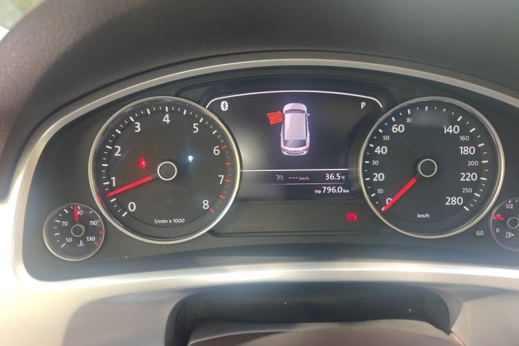 Used Volkswagen Touareg 2016 3.0 TSI High-End Version Instrument Cluster