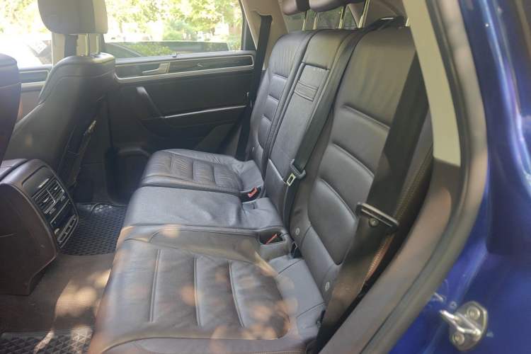 Used Volkswagen Touareg 2016 3.0 TSI High-End Version Interior 4