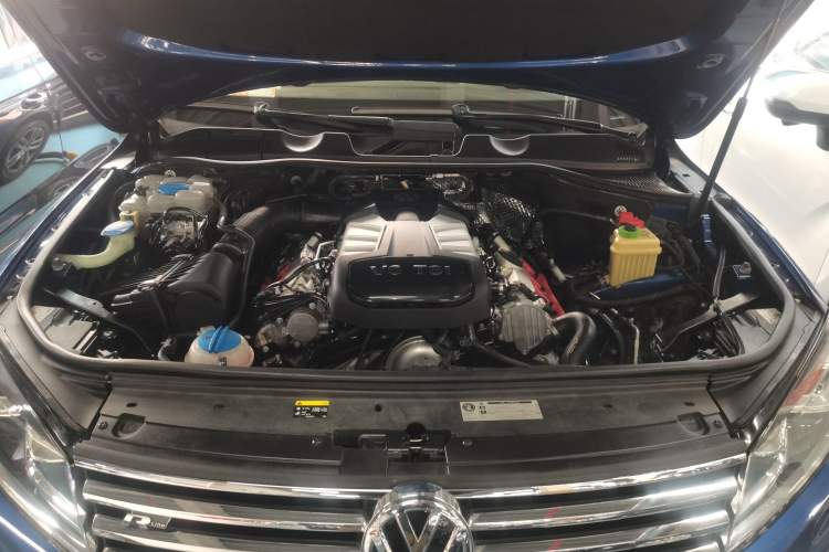Used Volkswagen Touareg 2016 3.0 TSI R-Line Interior 9