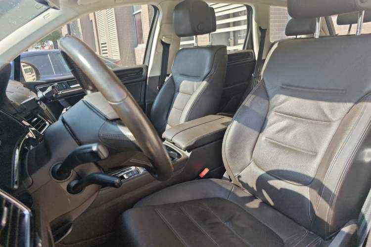 Used Volkswagen Touareg 2016 3.0 TSI Standard Version Left Front Seat