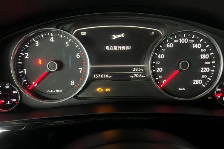 Used Volkswagen Touareg 2016 3.0 TSI Ignis Edition Odometer Close Up