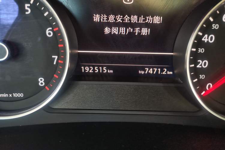 Used Volkswagen Touareg 2016 3.0 TSI R-Line Odometer Close Up