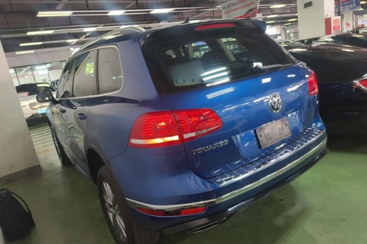 Used Volkswagen Touareg 2016 3.0 TSI High-End Version Rear Left 45 Deg