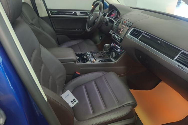 Used Volkswagen Touareg 2016 3.0 TSI High-End Version Right Front Seat