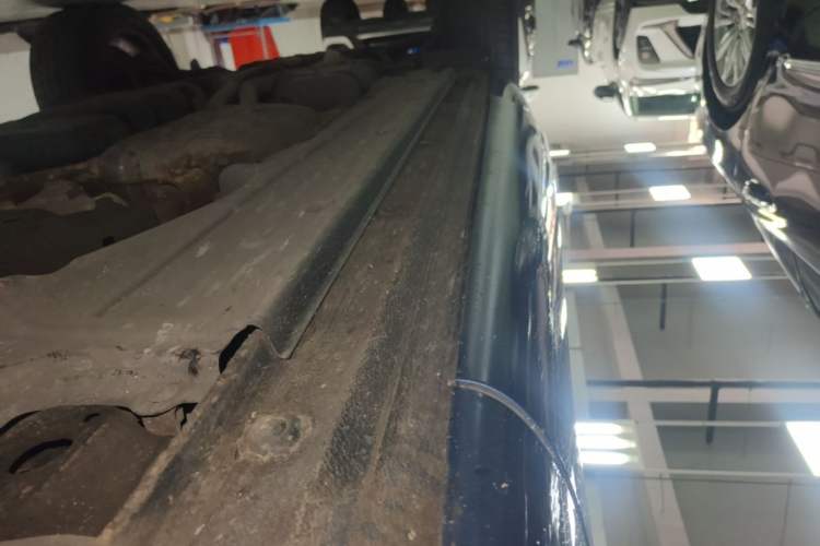 Used Volkswagen Touareg 2016 3.0 TSI High-End Version Right Side Sill