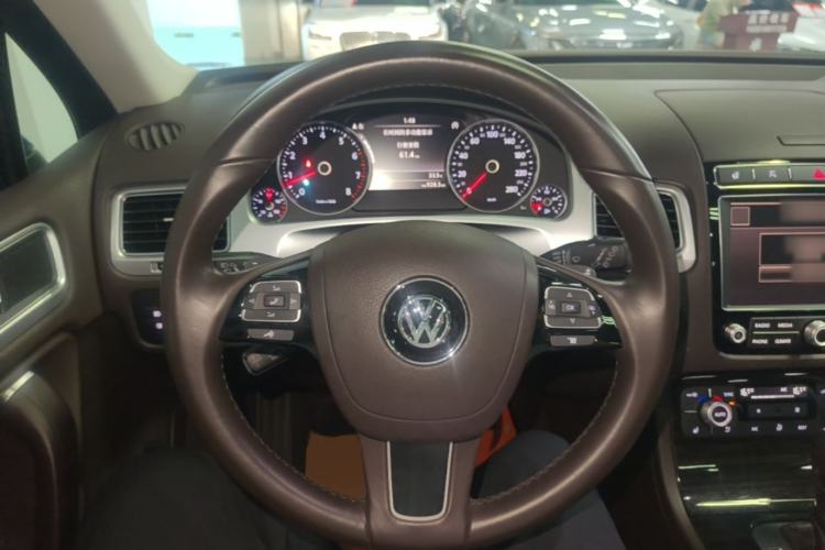 Used Volkswagen Touareg 2016 3.0 TSI High-End Version Steering Wheel
