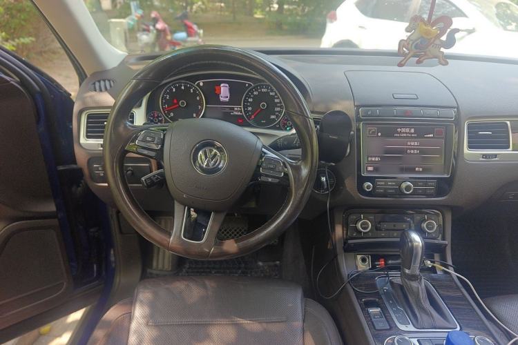 Used Volkswagen Touareg 2016 3.0 TSI High-End Version Steering Wheel
