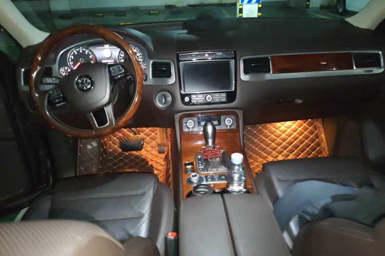 Used Volkswagen Touareg 2016 3.0 TSI Standard Version Center Console