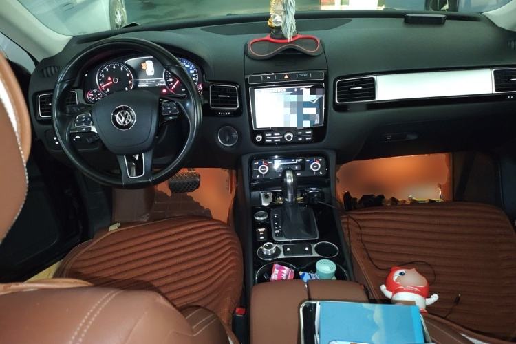Used Volkswagen Touareg 2016 3.0 TSI Ignis Edition Center Console