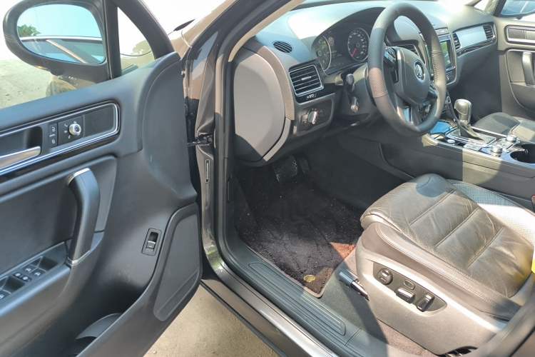 Used Volkswagen Touareg 2016 3.0 TSI Ignis Edition Driver Seat