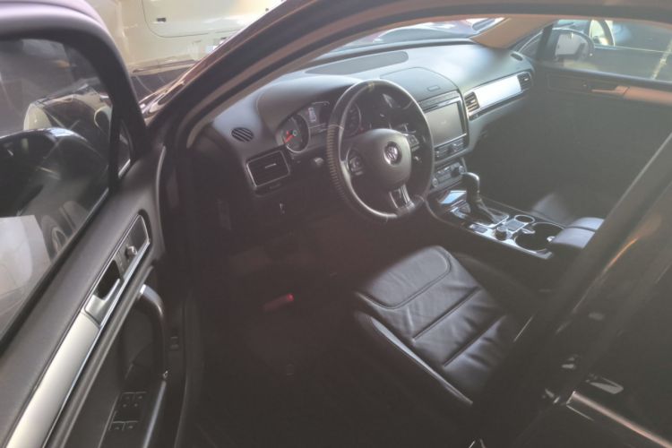 Used Volkswagen Touareg 2016 3.0 TSI Ignis Edition Driver Seat