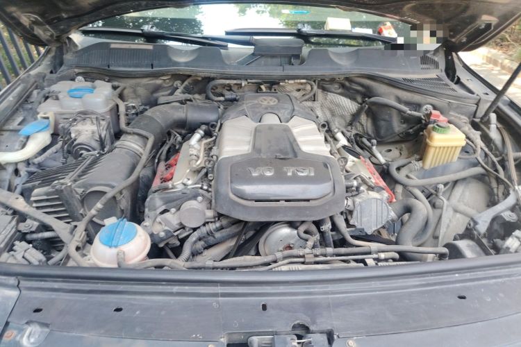 Used Volkswagen Touareg 2016 3.0 TSI Ignis Edition Engine Bay