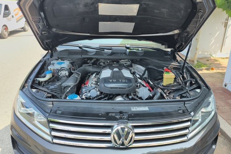 Used Volkswagen Touareg 2016 3.0 TSI Ignis Edition Engine Bay