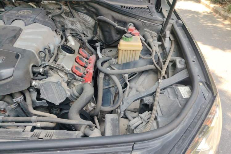 Used Volkswagen Touareg 2016 3.0 TSI Ignis Edition Engine Bay Left