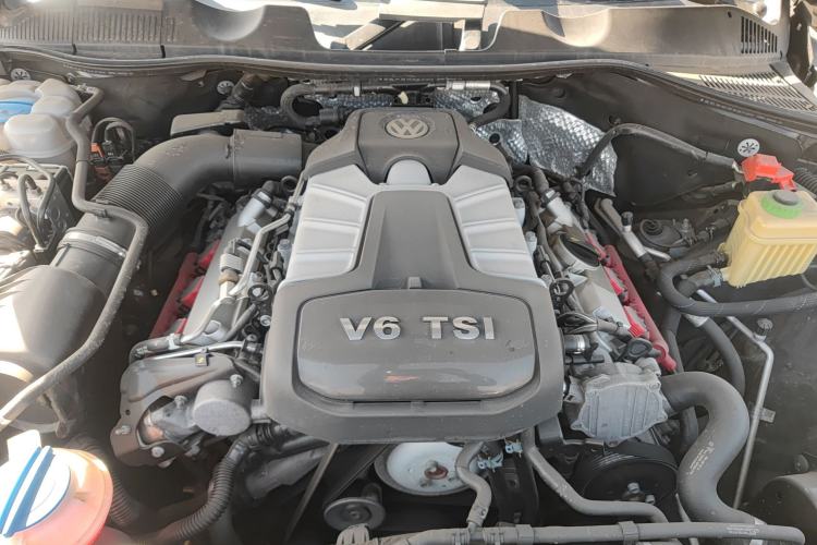 Used Volkswagen Touareg 2016 3.0 TSI Ignis Edition Engine Bay