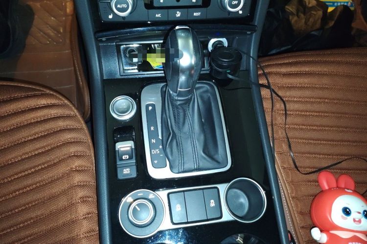 Used Volkswagen Touareg 2016 3.0 TSI Ignis Edition Gear Lever