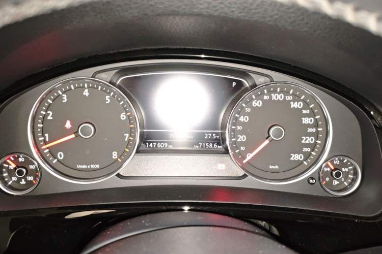 Used Volkswagen Touareg 2016 3.0 TSI Ignis Edition Instrument Cluster