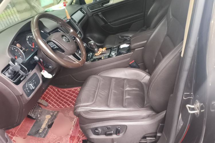 Used Volkswagen Touareg 2016 3.0 TSI Standard Version Left Front Seat