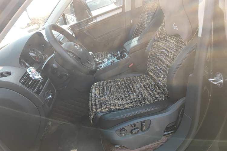 Used Volkswagen Touareg 2016 3.0 TSI Ignis Edition Left Front Seat