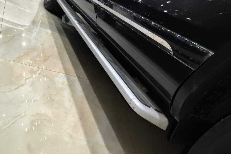 Used Volkswagen Touareg 2016 3.0 TSI Ignis Edition Left Side Sill