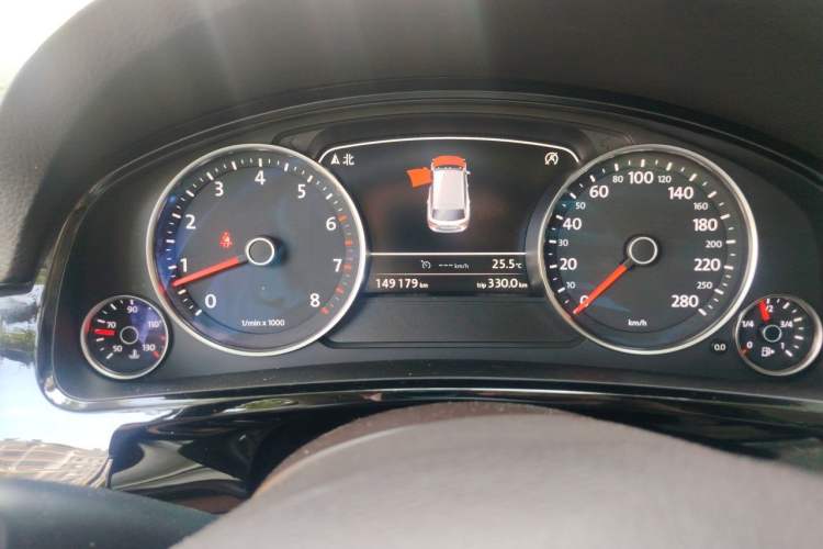Used Volkswagen Touareg 2016 3.0 TSI Ignis Edition Odometer Close Up