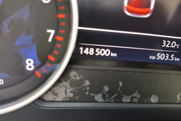 Used Volkswagen Touareg 2016 3.0 TSI Ignis Edition Odometer Close Up