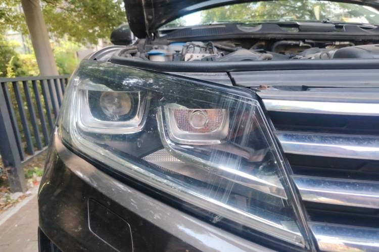 Used Volkswagen Touareg 2016 3.0 TSI Ignis Edition Right Front Headlight