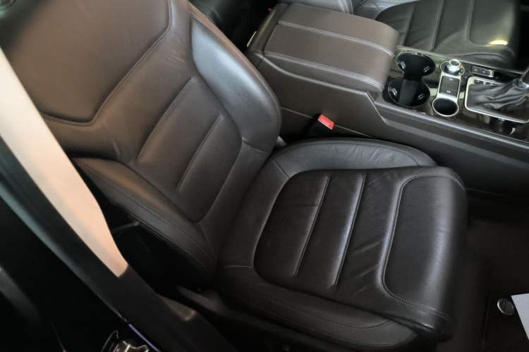 Used Volkswagen Touareg 2016 3.0 TSI Ignis Edition Right Front Seat