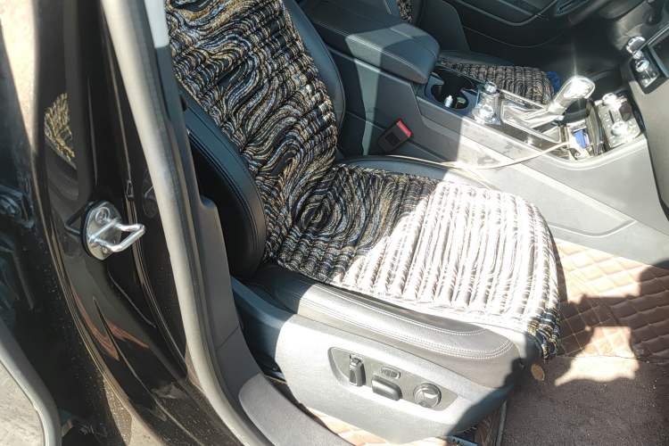Used Volkswagen Touareg 2016 3.0 TSI Ignis Edition Right Front Seat
