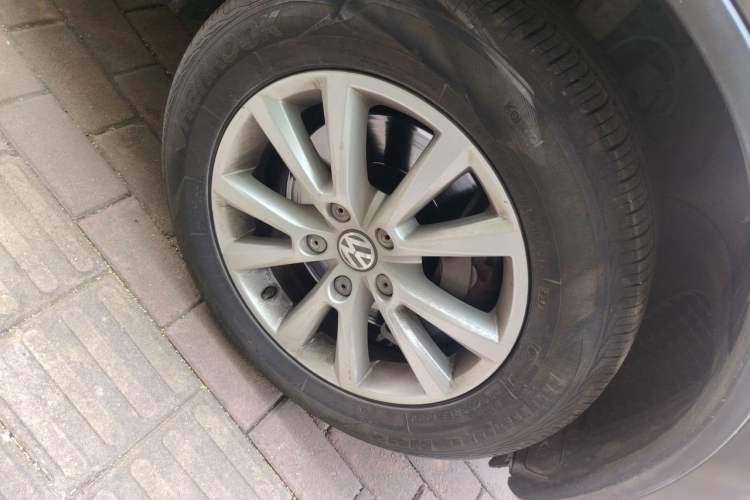 Used Volkswagen Touareg 2016 3.0 TSI Ignis Edition Right Front Wheel Hub