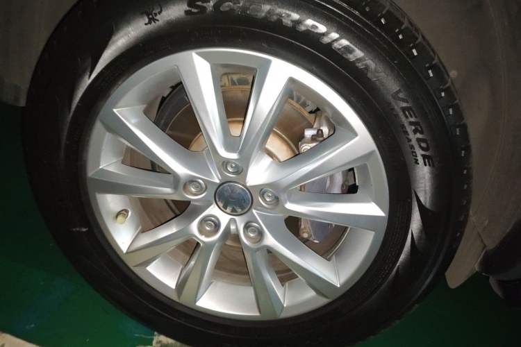 Used Volkswagen Touareg 2016 3.0 TSI Standard Version Right Front Wheel Hub