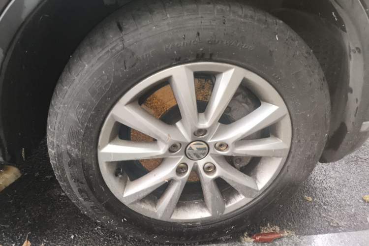 Used Volkswagen Touareg 2016 3.0 TSI Standard Version Right Front Wheel Hub