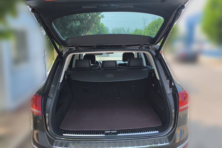 Used Volkswagen Touareg 2016 3.0 TSI Ignis Edition Trunk