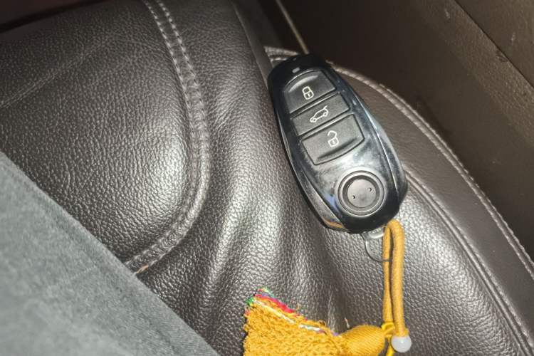 Used Volkswagen Touareg 2016 3.0 TSI Standard Version Vehicle Key