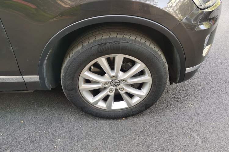 Used Volkswagen Touareg 2016 3.0 TSI Standard Version Right Front Wheel Hub