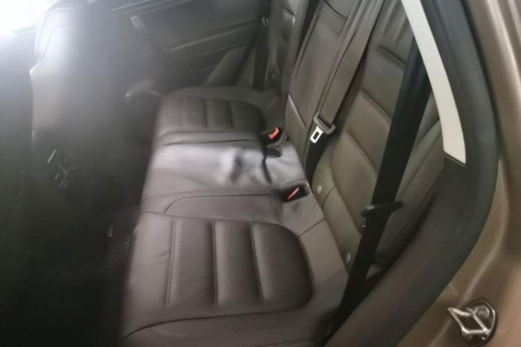 Used Volkswagen Touareg 2016 3.0 TSI Standard Version Left Rear Seat