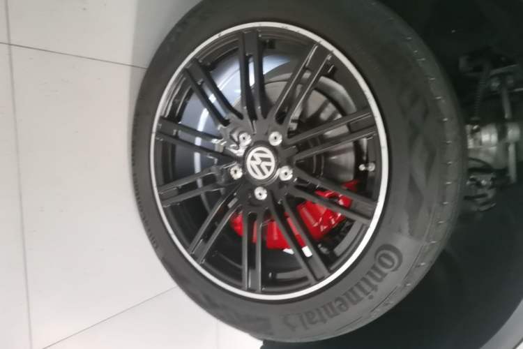 Used Volkswagen Touareg 2016 3.0 TSI Standard Version Right Front Wheel Hub