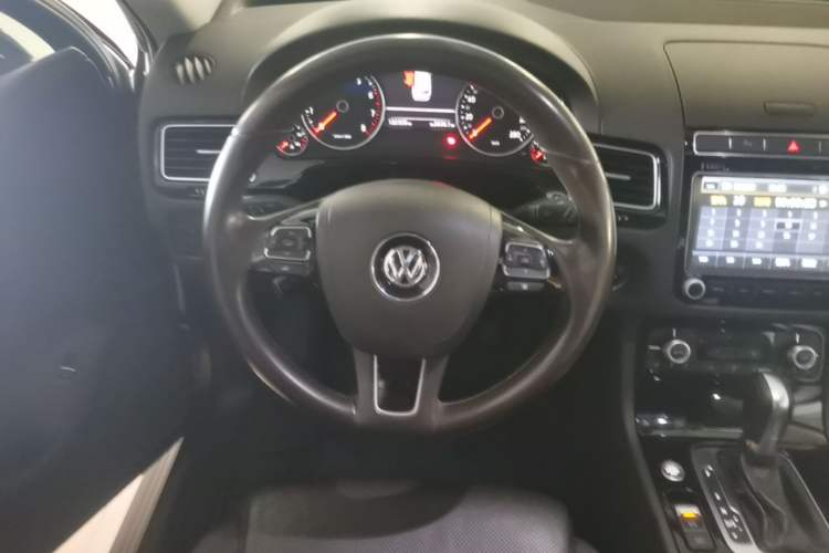 Used Volkswagen Touareg 2016 3.0 TSI Standard Version Steering Wheel