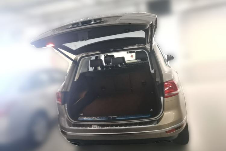 Used Volkswagen Touareg 2016 3.0 TSI Standard Version Trunk